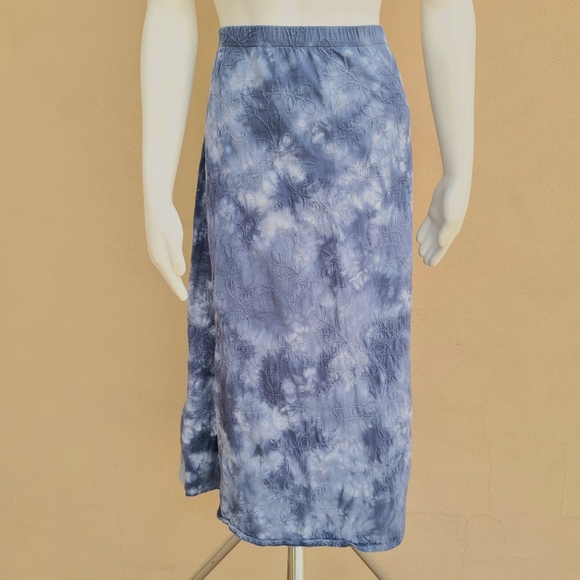 J. Jill Dresses & Skirts - J. Jill Chambray Tie Dye Embroidered Skirt L XL